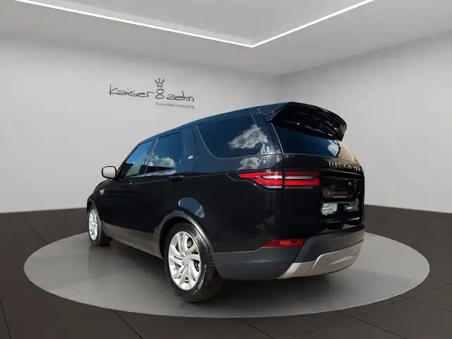Land Rover Discovery view 6
