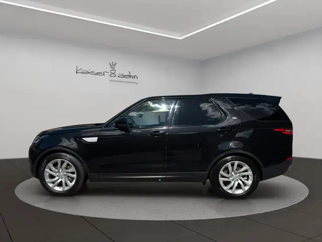 Land Rover Discovery view 2