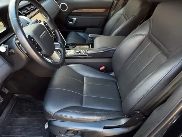 Land Rover Discovery view 10