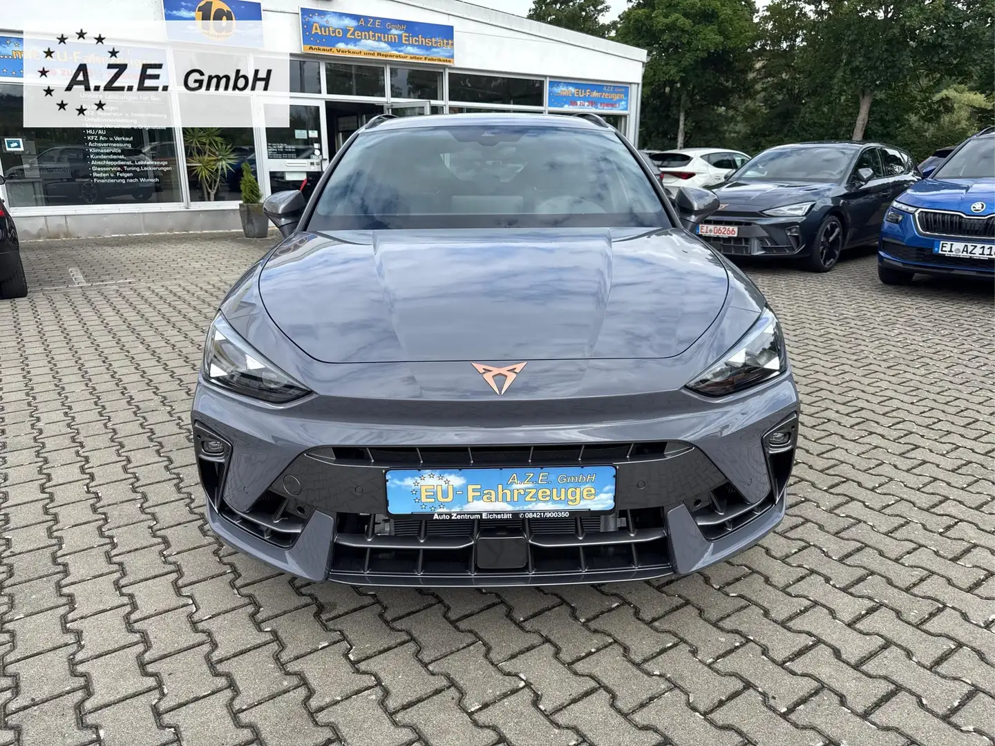 CUPRA Leon Sportstourer VZ 2.0 TSI DSG 4x4 *NAVI*LED*EL.KL... Grau - 2