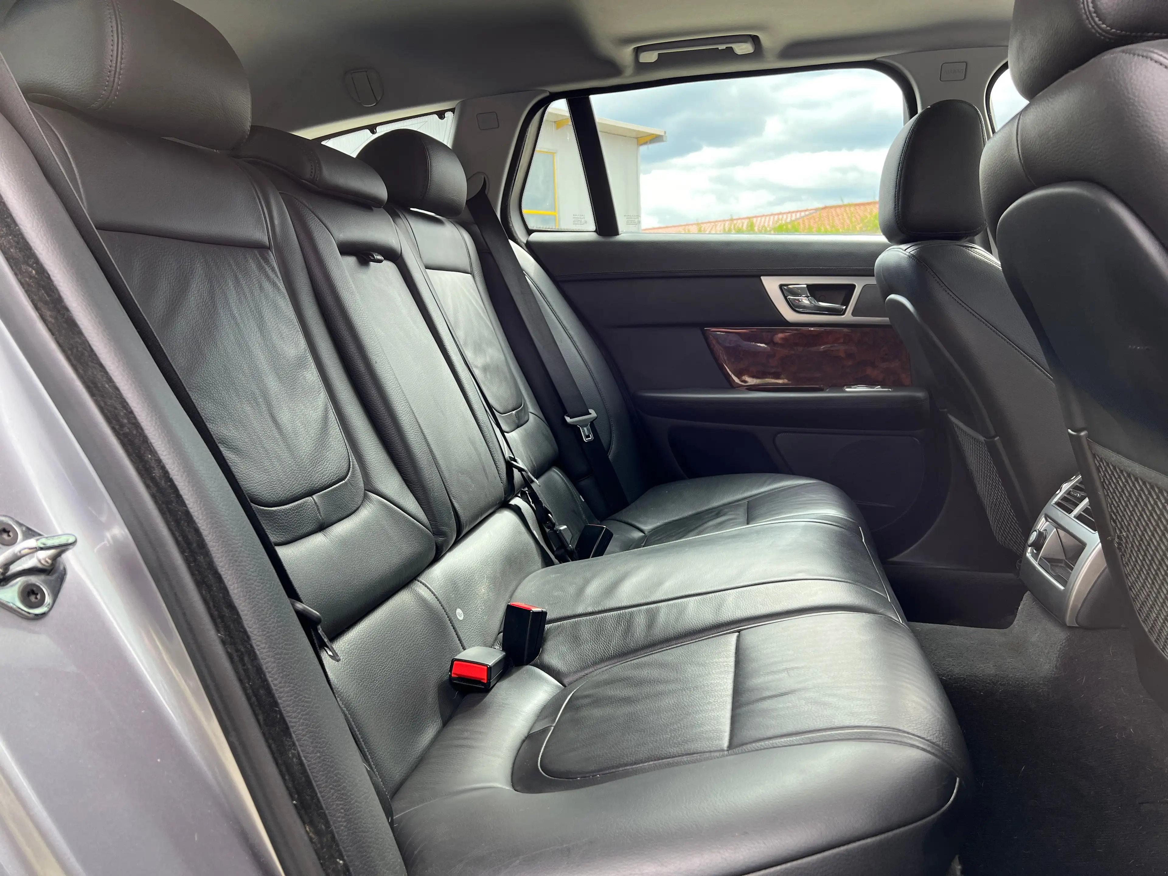 Jaguar XF Sportbrake 3,0 Automatik Kamera/Leder/VOLL — photo 13