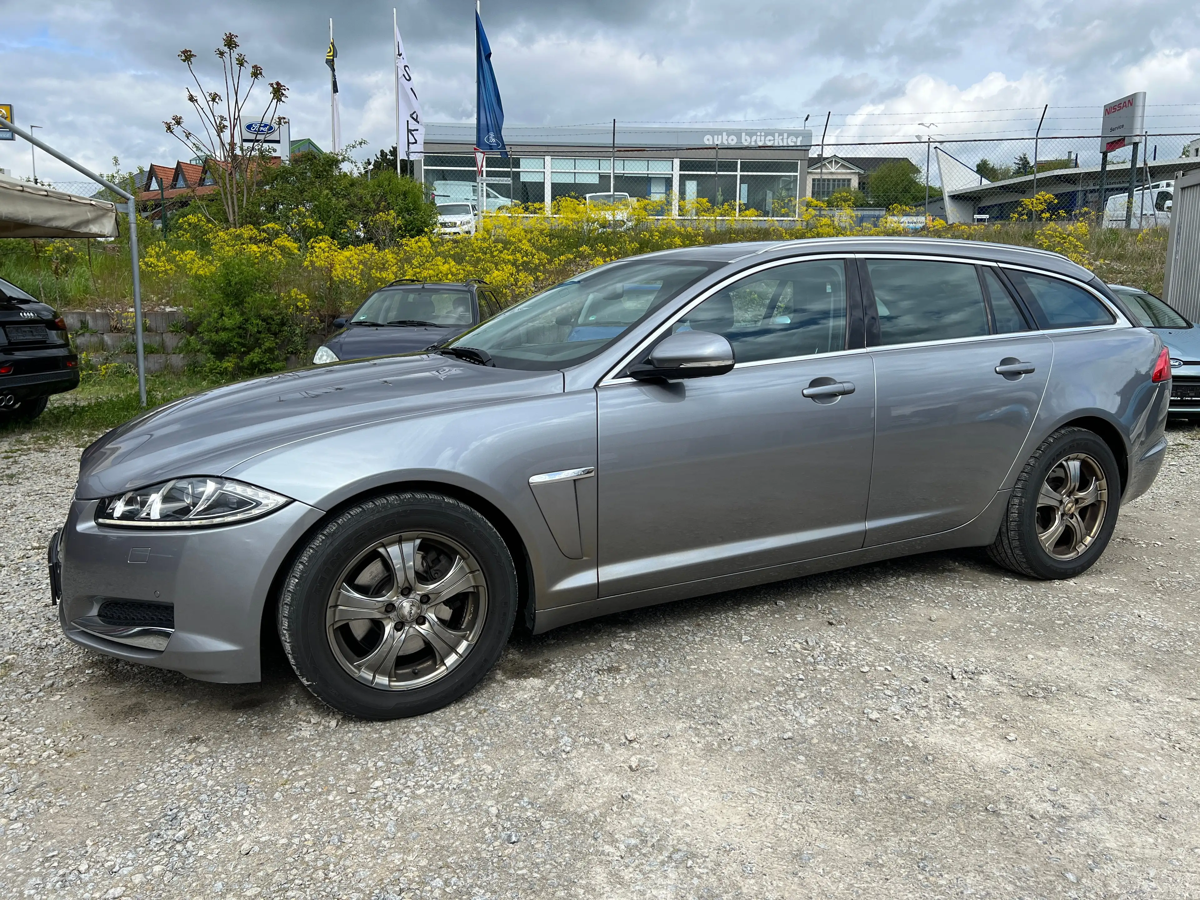 Jaguar XF Sportbrake 3,0 Automatik Kamera/Leder/VOLL — photo 2