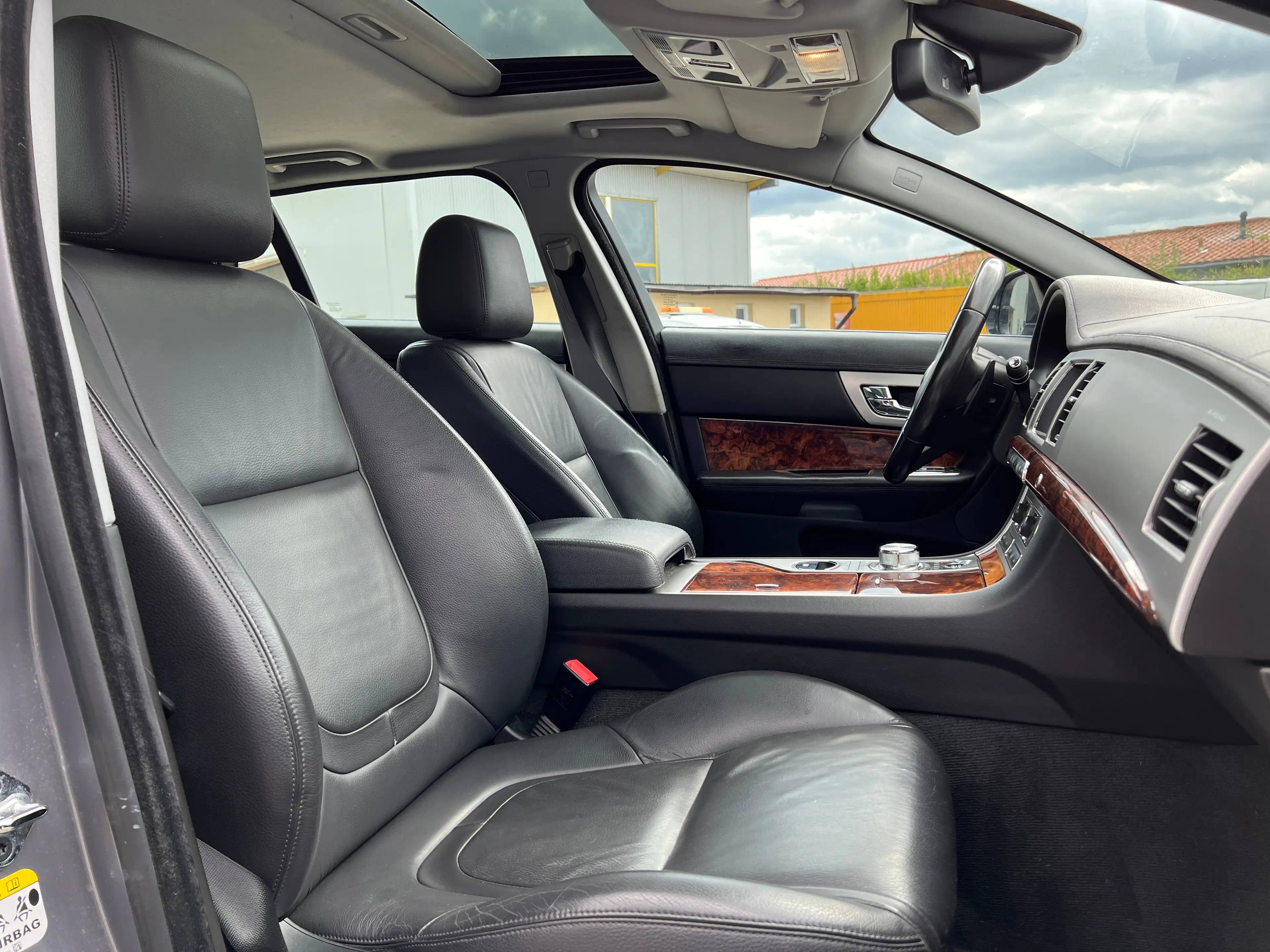 Jaguar XF Sportbrake 3,0 Automatik Kamera/Leder/VOLL — photo 11