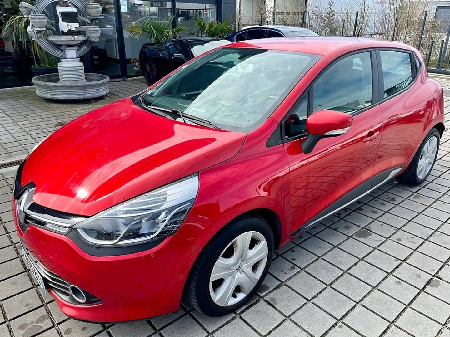 Renault Clio 0.9i TCE 90 CH ECO2 EXPRESSION Rouge - 2