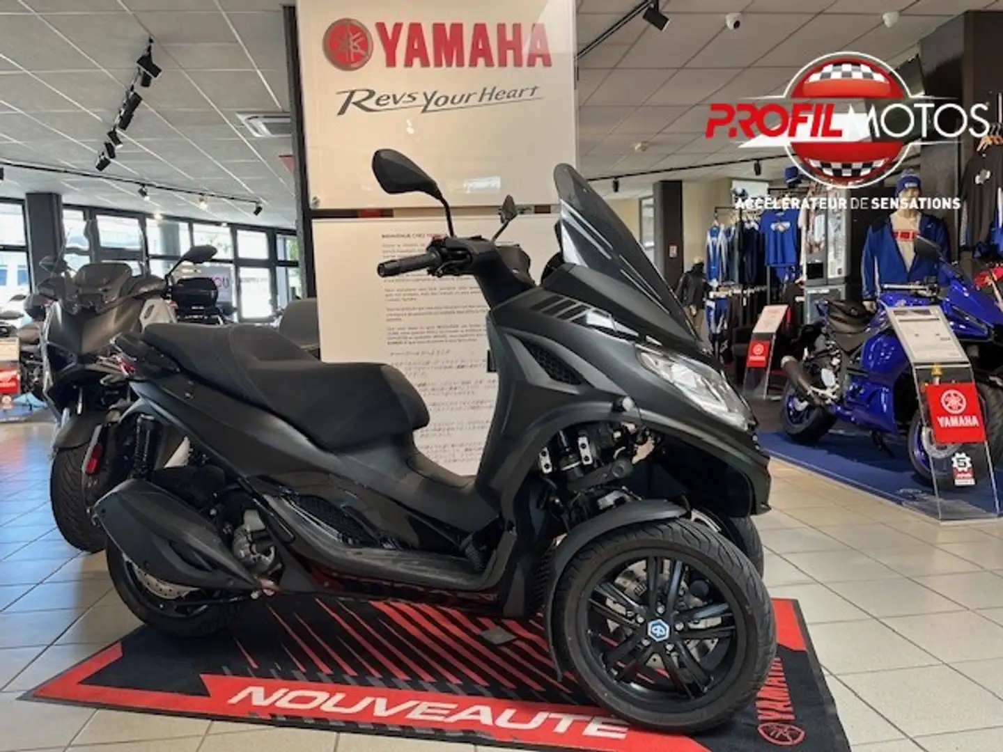 Piaggio MP3 300 Noir - 1