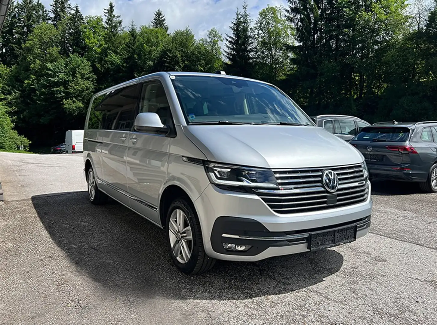 Volkswagen T6 Caravelle LR Highline 2,0 TDI 4Motion DSG Silber - 2