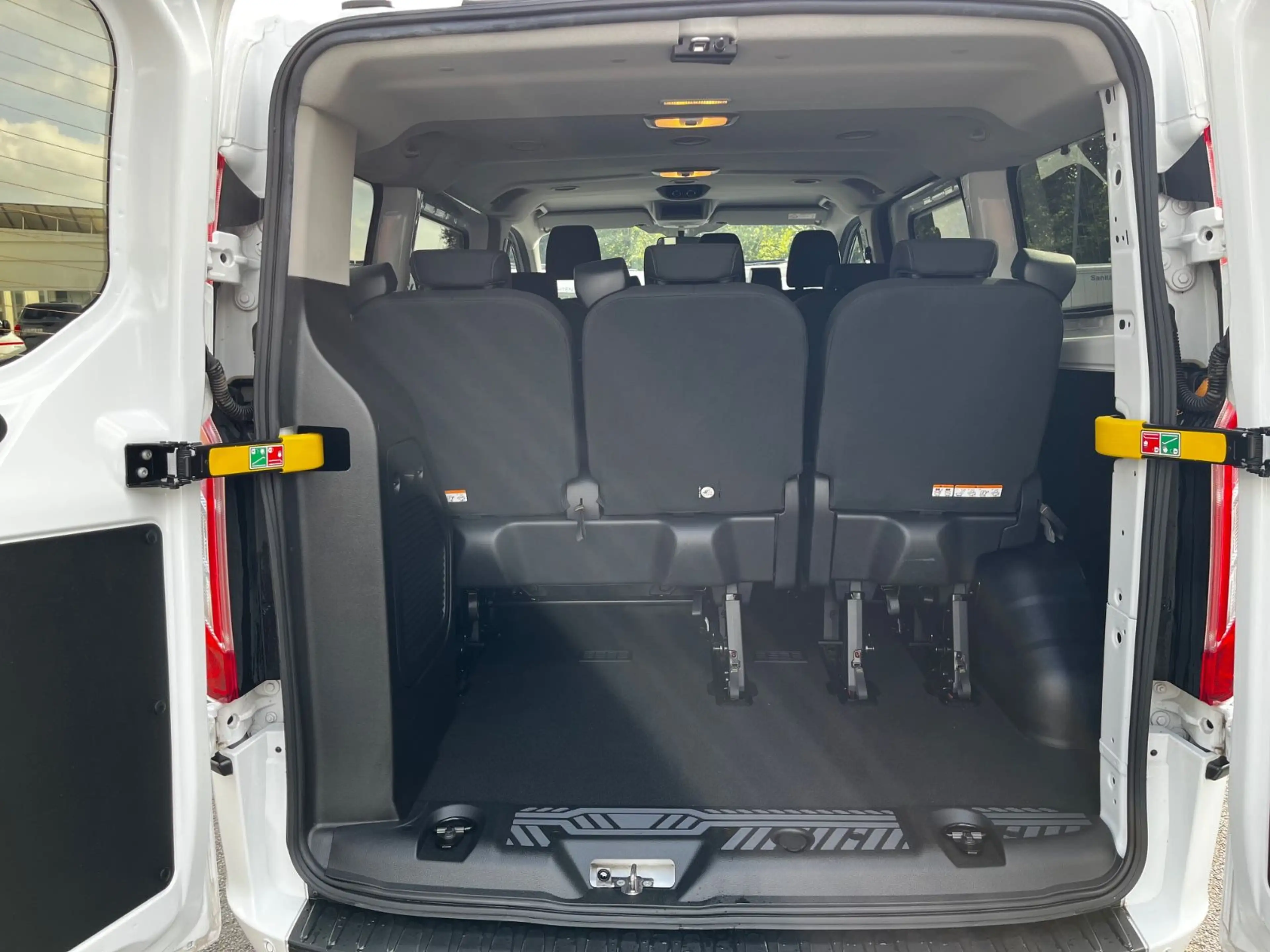Ford Transit Custom Kombi 320 Trend L1 KLIMA,9-SITZER — photo 12