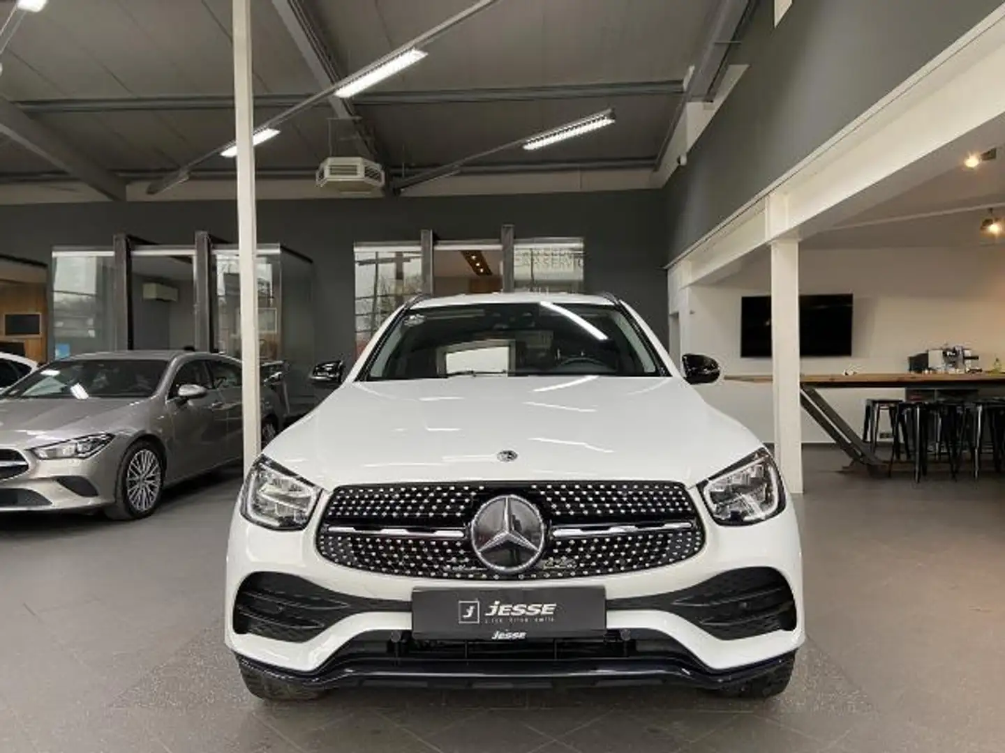Mercedes-Benz GLC 300 e AMG Line 4M Night-Paket LED MBUX Weiß - 2