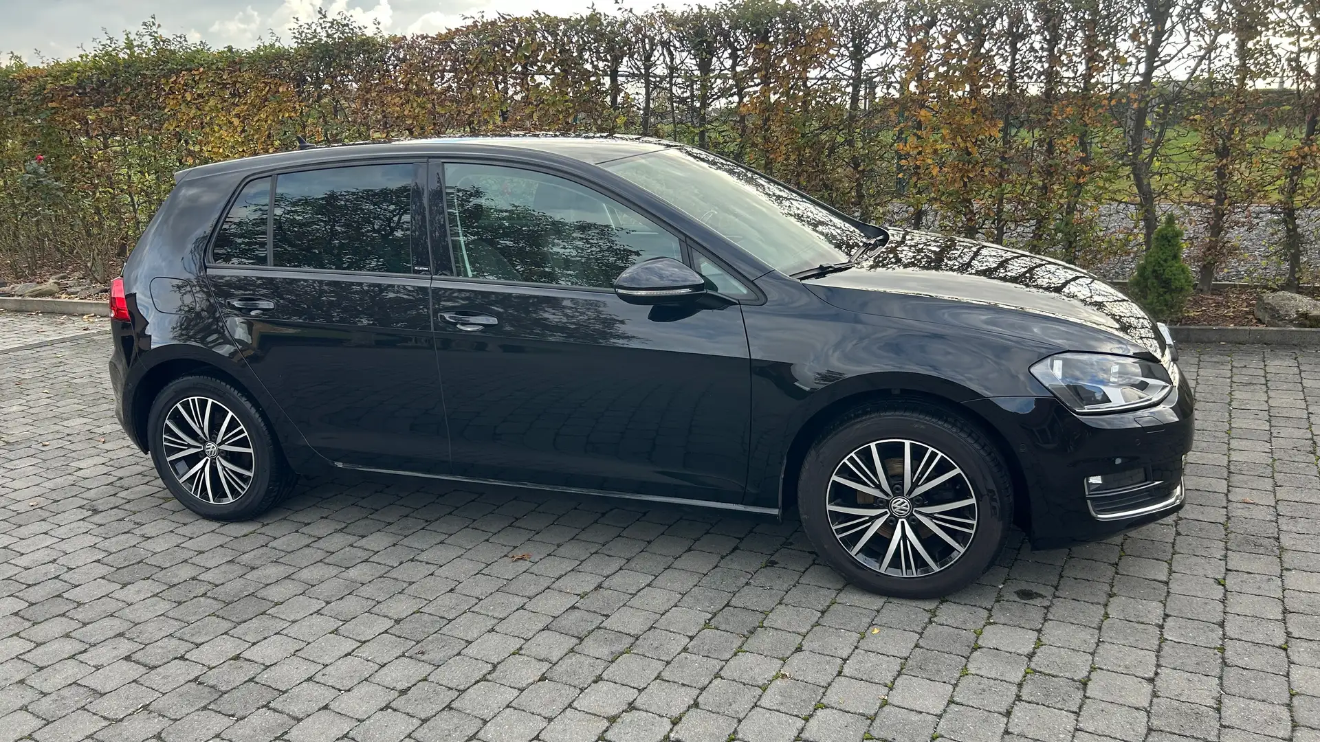 Volkswagen Golf Variant Golf Variant 1.2 TSI BlueMotion Technology Allstar Zwart - 1
