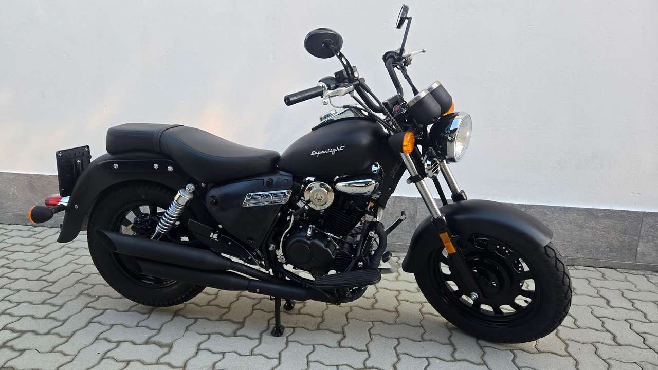 Keeway Superlight 125