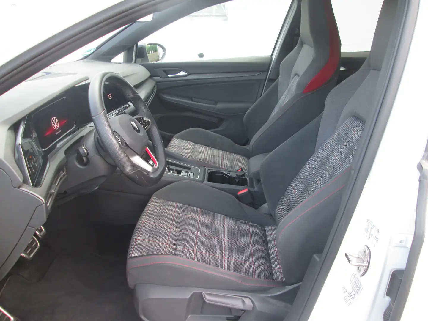 Volkswagen Golf GTI 2.0 TSI 7-Gang DSG ACC I.Q.LIGHT APP-CONNECT Weiß - 2