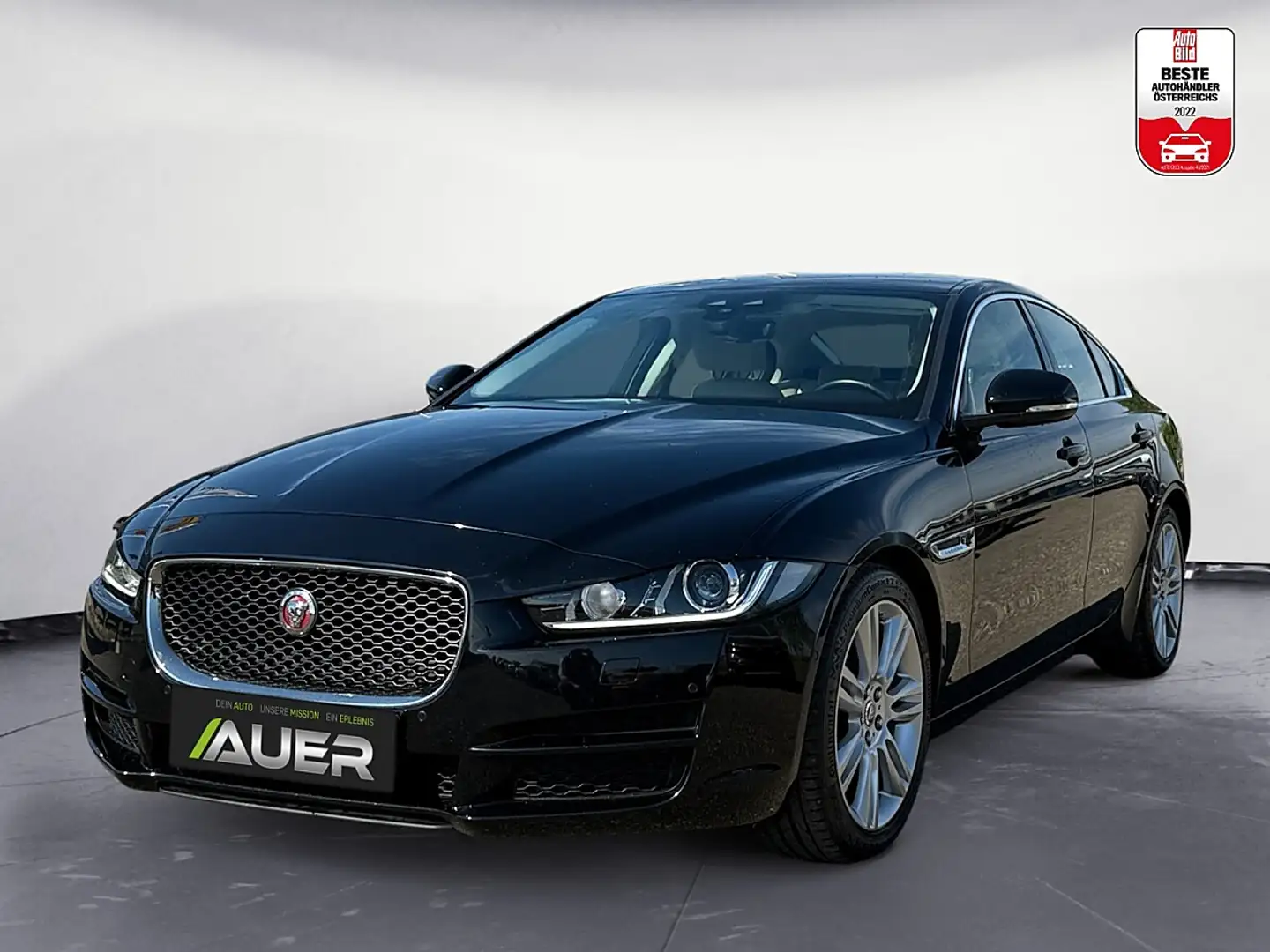 Jaguar XE 25t Pure Aut. | Sitzheizung | Navi | Schwarz - 1