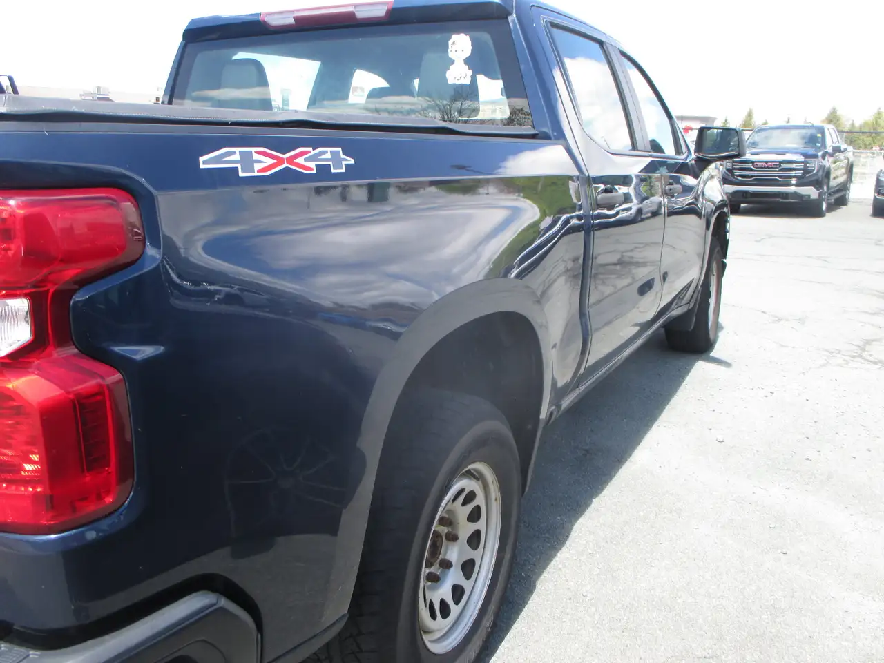 Chevrolet Silverado 1500 снимка Chevrolet Silverado 1500