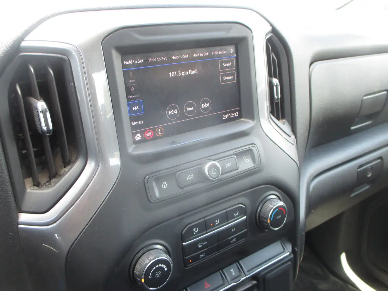 Chevrolet Silverado 1500 снимка Chevrolet Silverado 1500