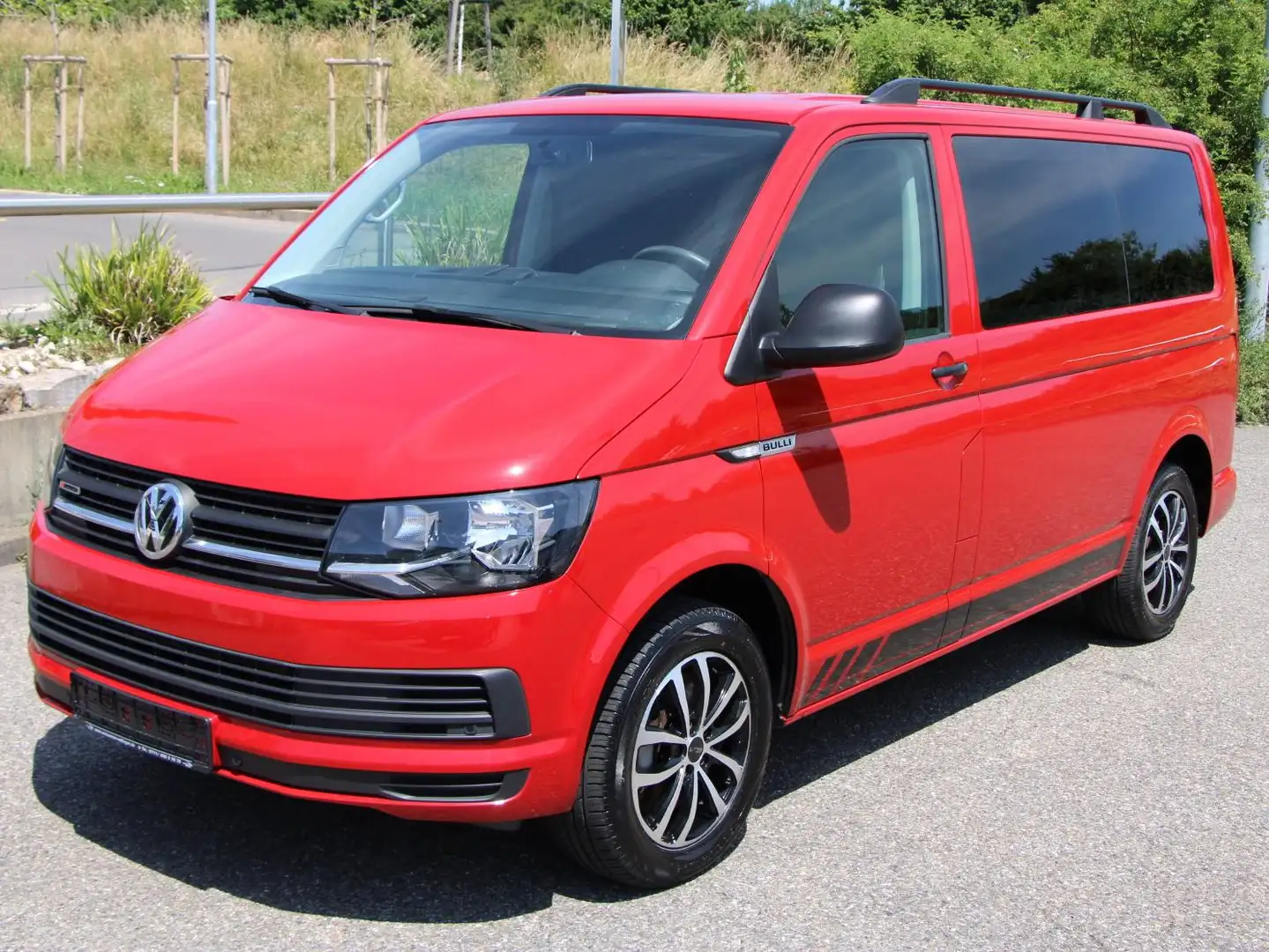 Volkswagen T6 Multivan TDI Trendline 4Motion DSG 150 PS Rot - 1