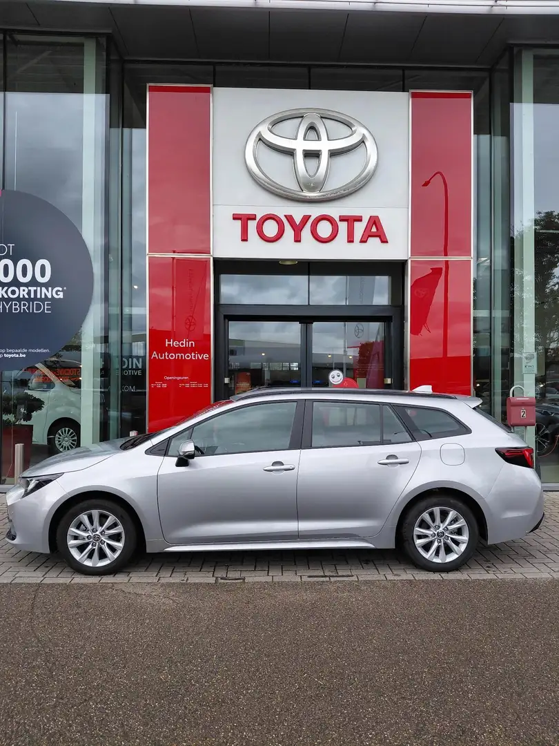 Toyota Corolla Touring Sports 1.8 Hybrid Dynamic 1.8 Hybrid Dynam Silber - 2