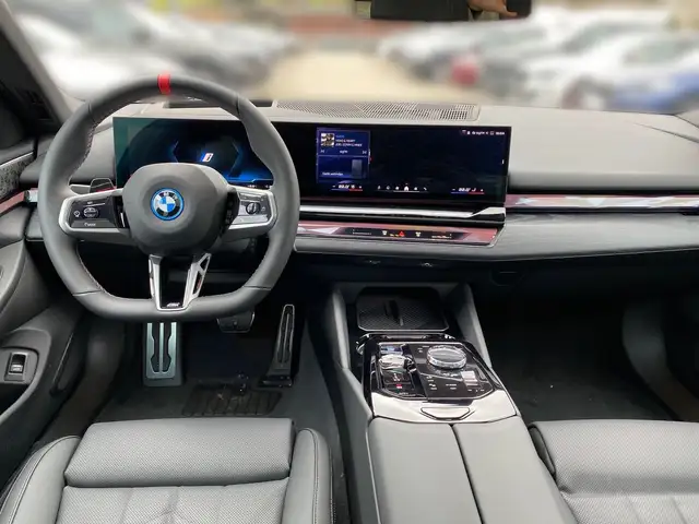 BMW i5 view 10
