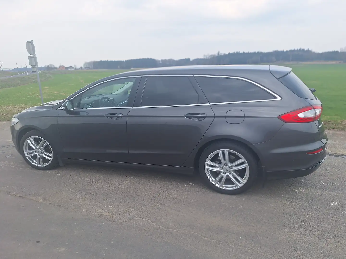 Ford Mondeo Mondeo Traveller Titanium 2,0 TDCi Start/Stop Titanium Grau - 2