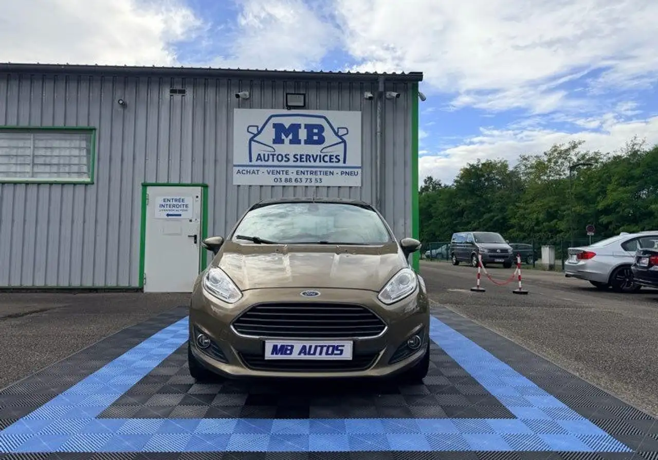 Ford Fiesta 3 portes — photo 2