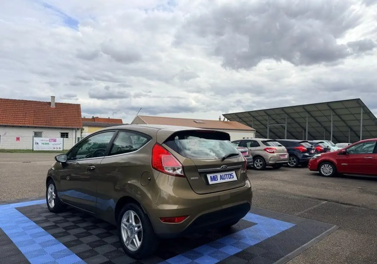 Ford Fiesta 3 portes — photo 7