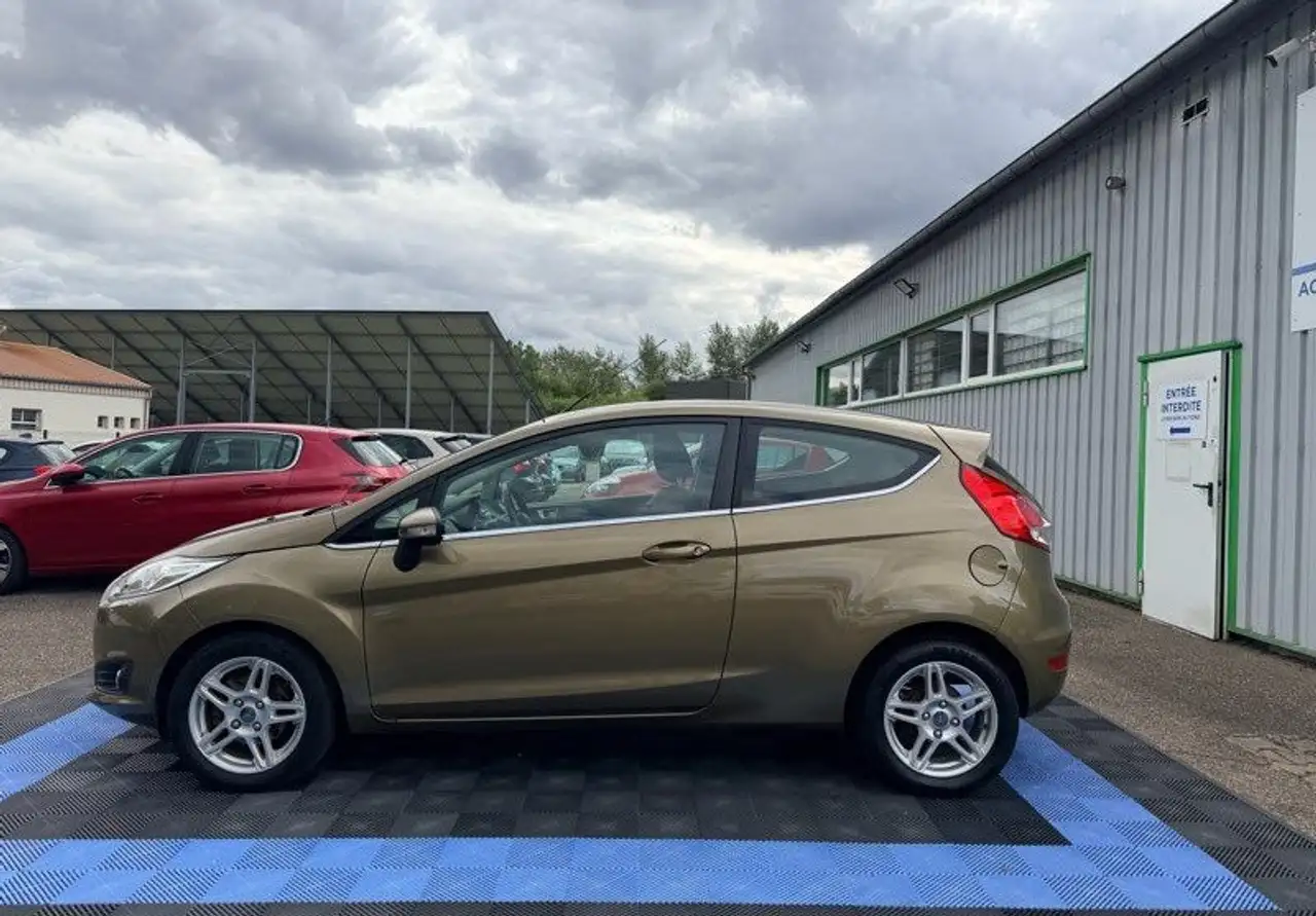 Ford Fiesta 3 portes — photo 8