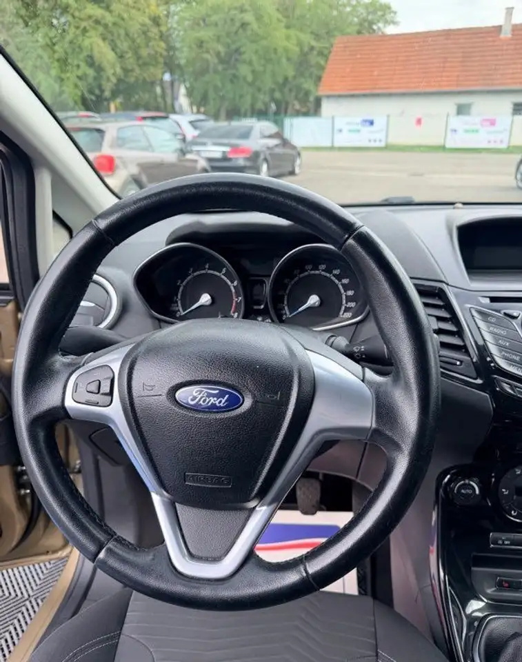 Ford Fiesta 3 portes — photo 14
