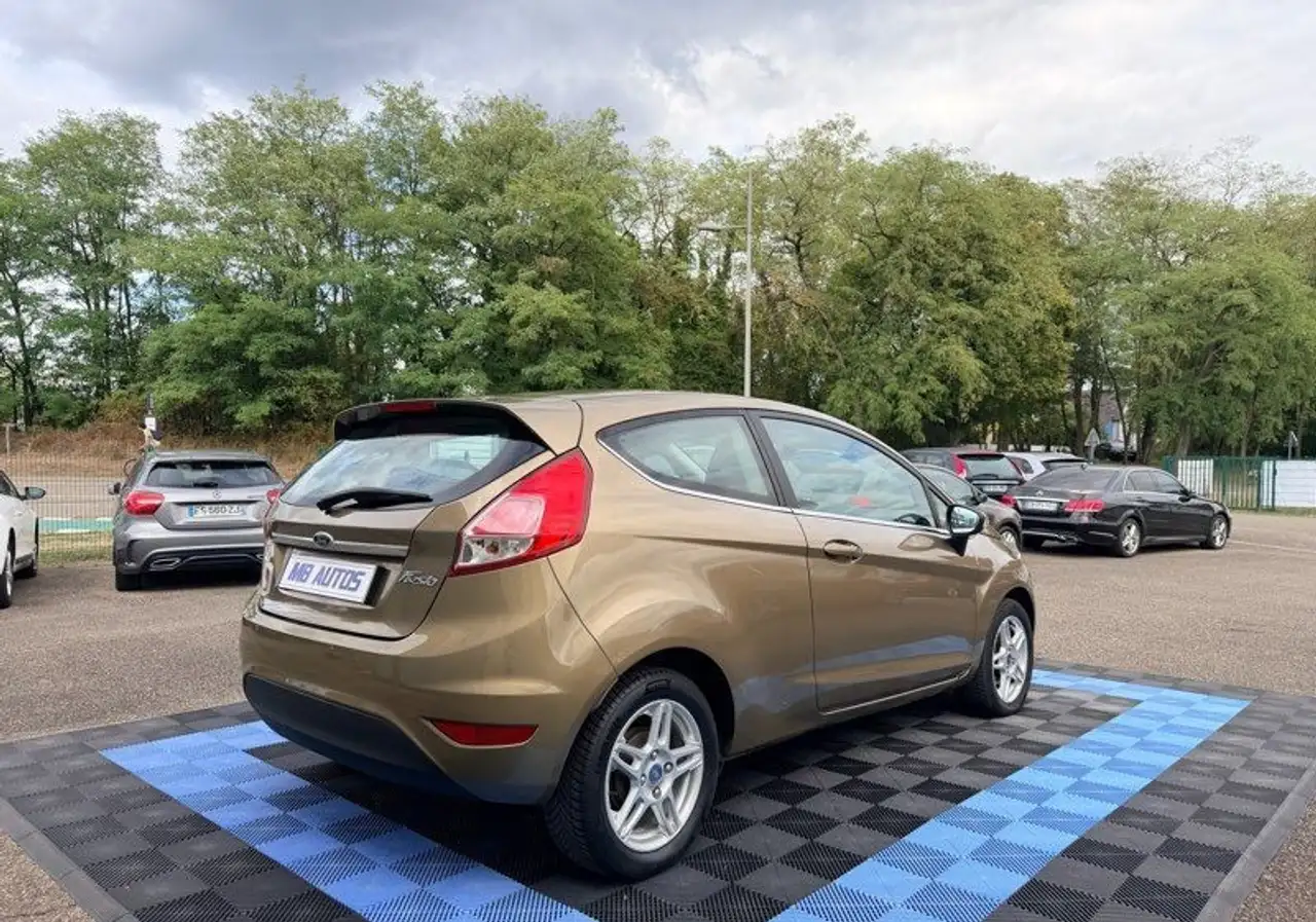 Ford Fiesta 3 portes — photo 5