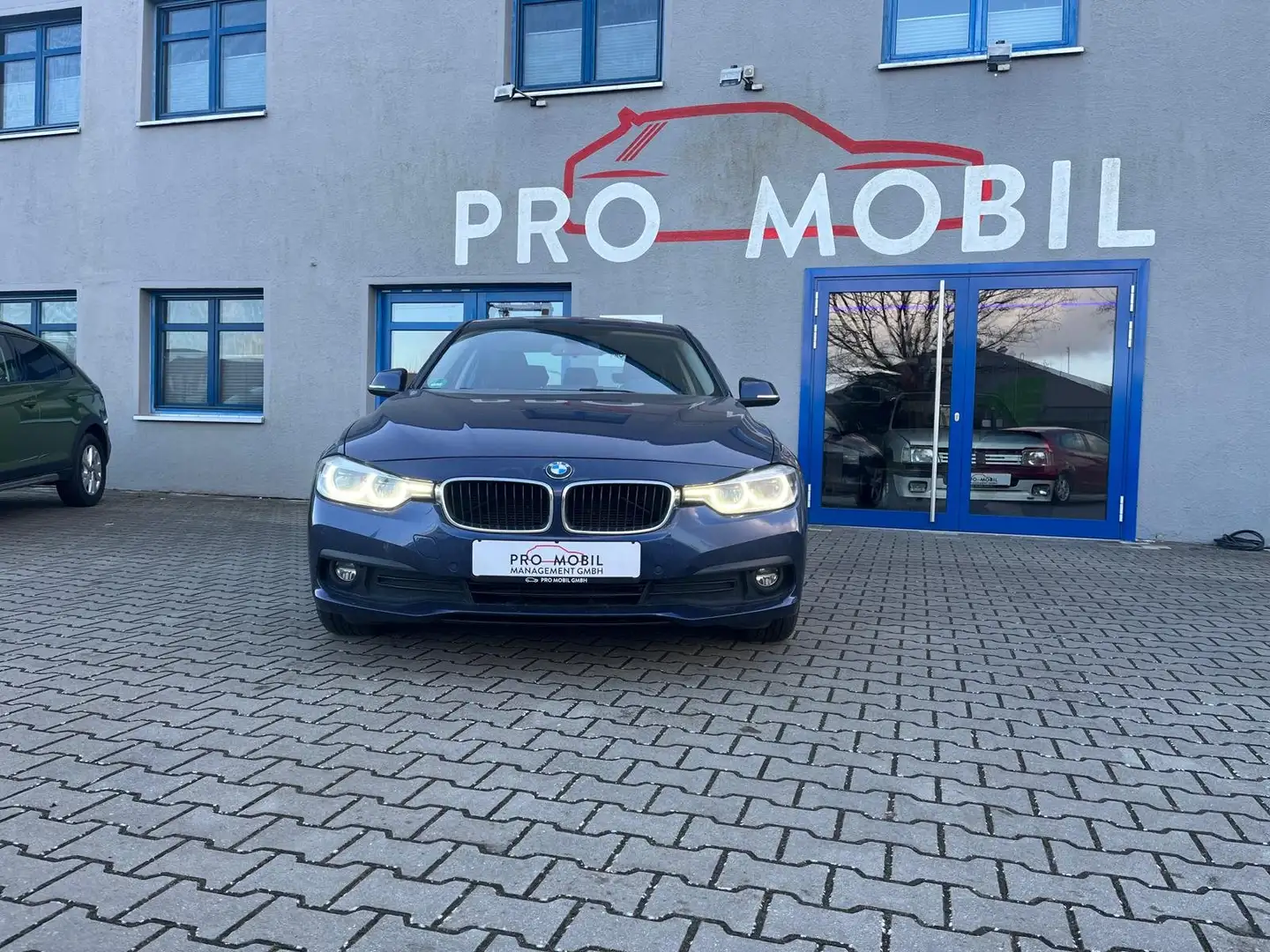 BMW 320 320 d Advantage Blauw - 1