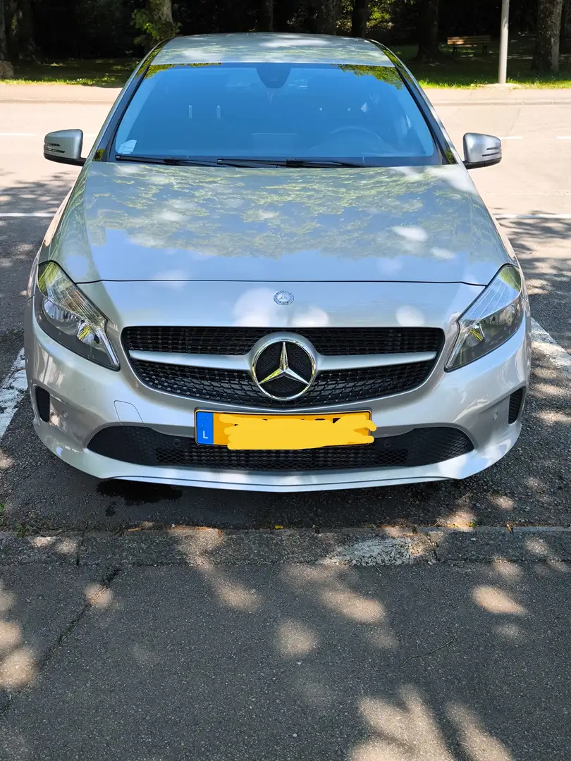 Mercedes-Benz A 180 A 180 d Urban Argent - 2