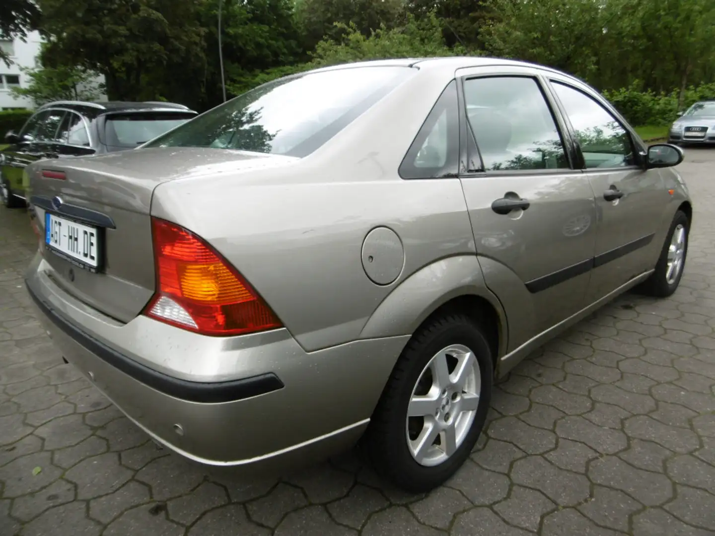Ford Focus 1.6 Trend Klima Allwetterreifen bež - 2