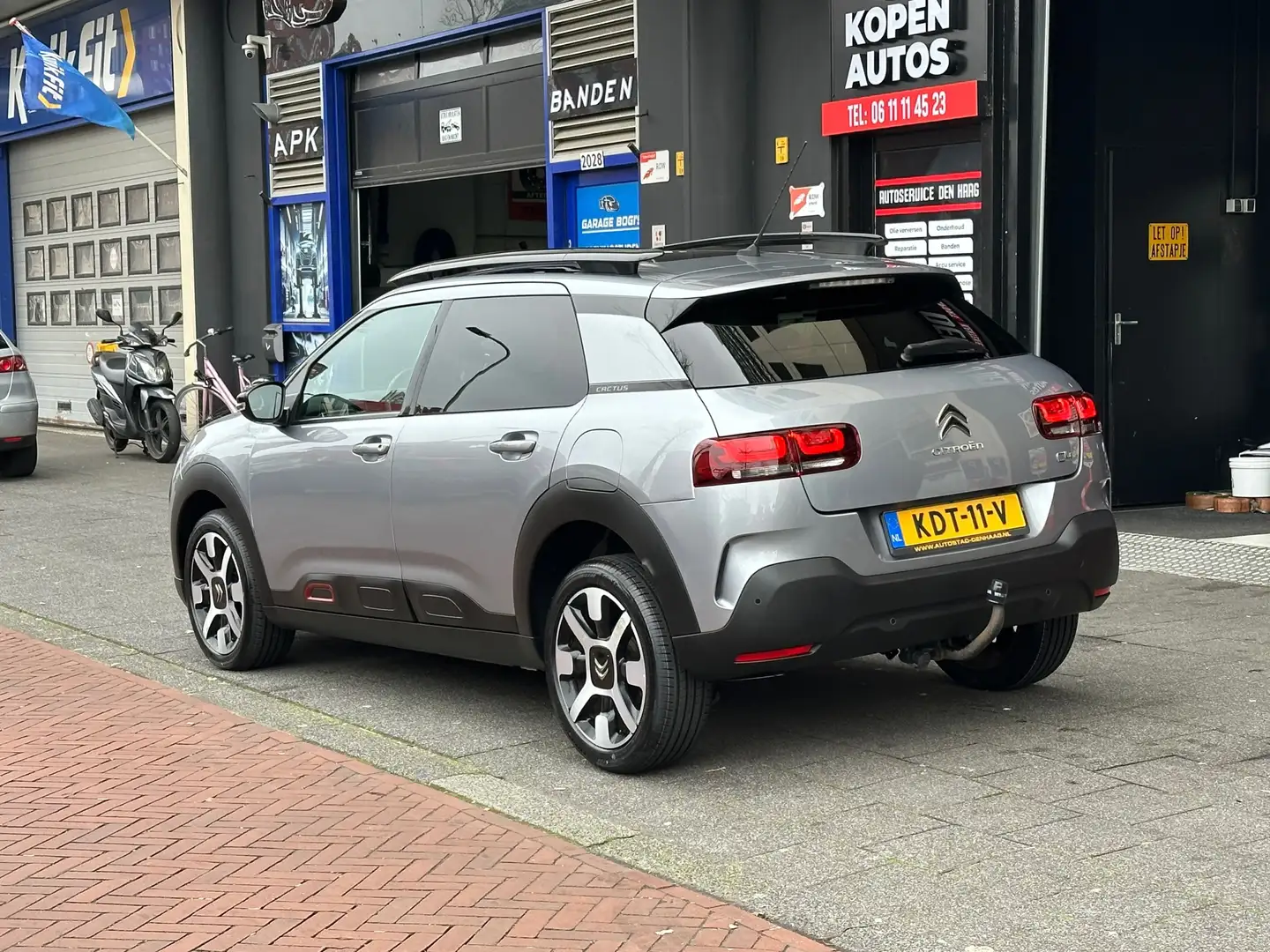 Citroen C4 Cactus 1.2 PureTech Shine Aut Navi Camera Carplay Pano Gris - 2