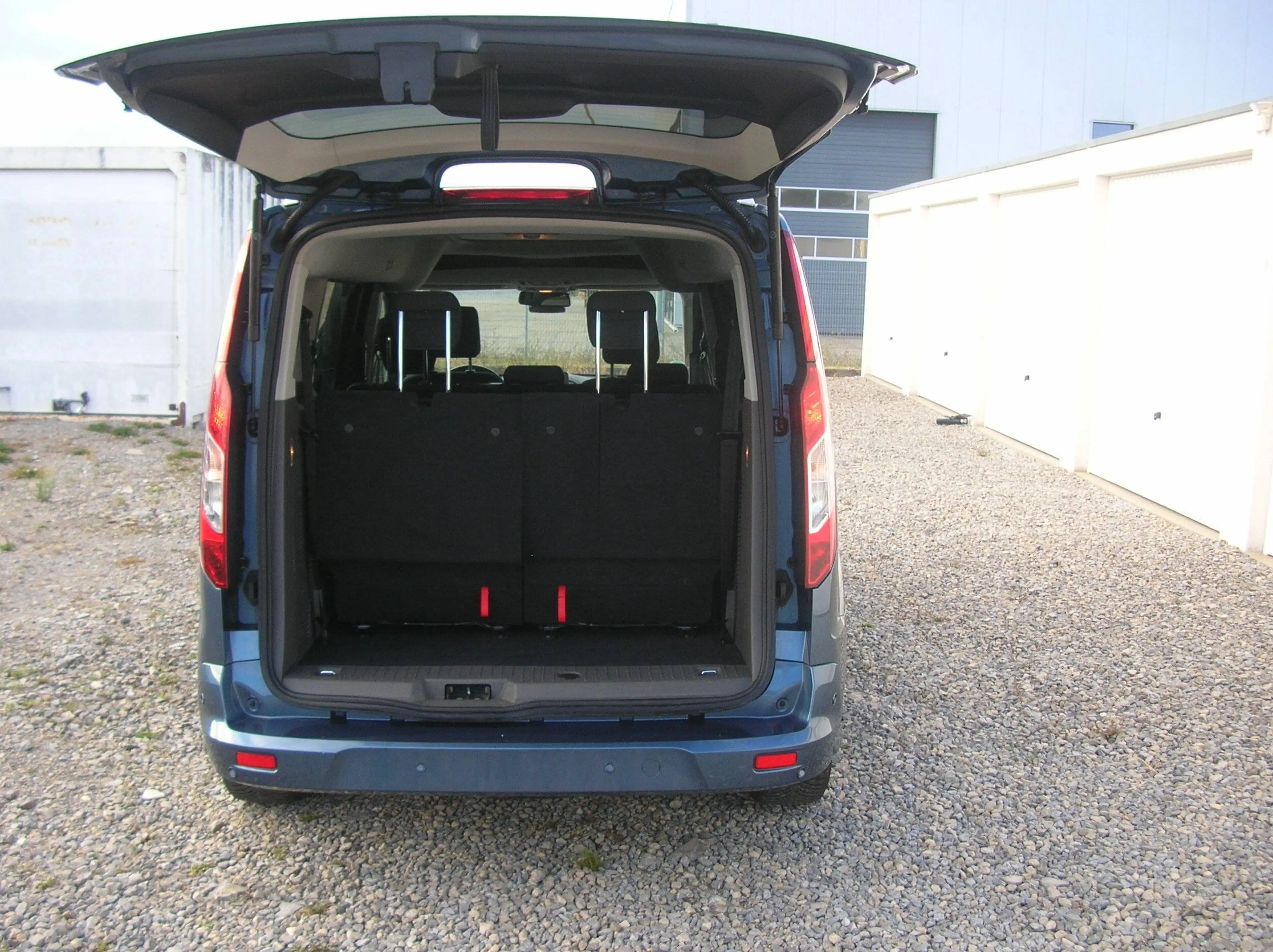 Ford Grand Tourneo Connect Titanium-7 Sitze-Navi-Klima-PDC-Spurassistent-Abstandwarner.. — photo 9