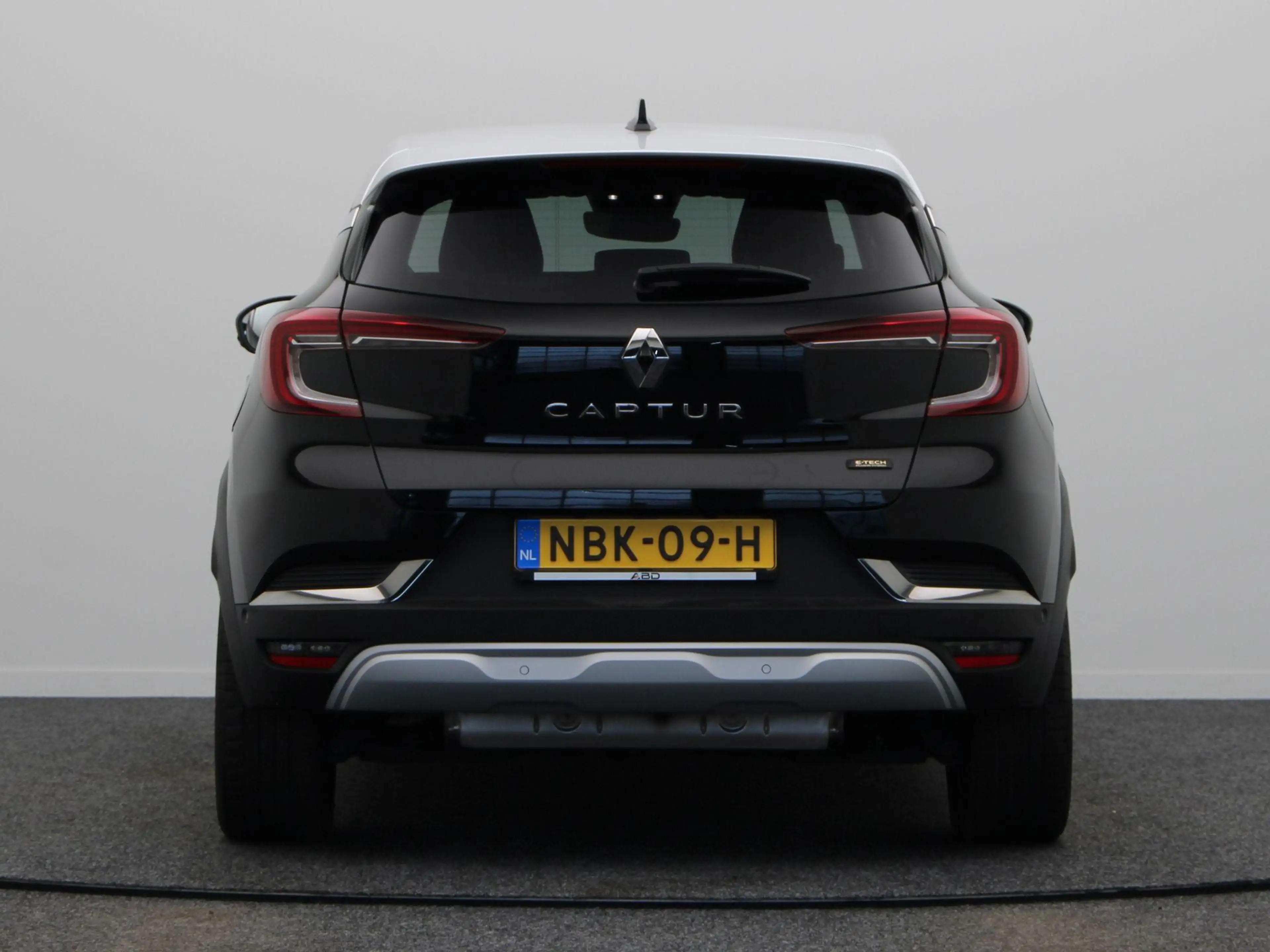 Renault Captur E-Tech plug-in hybrid 160pk iconic | 98% SOH | Ron — photo 8