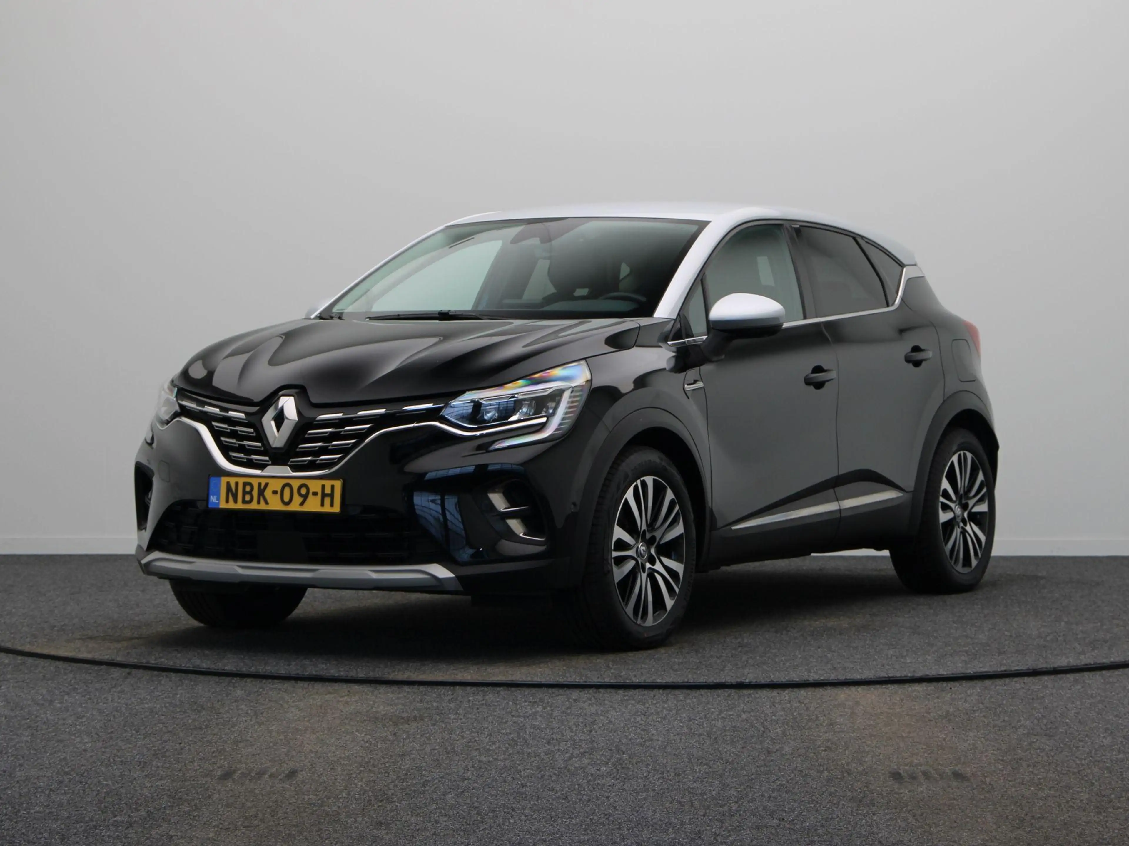 Renault Captur E-Tech plug-in hybrid 160pk iconic | 98% SOH | Ron — photo 11