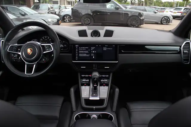 Porsche Cayenne view 2
