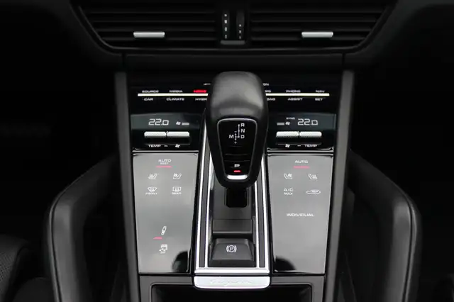 Porsche Cayenne view 28