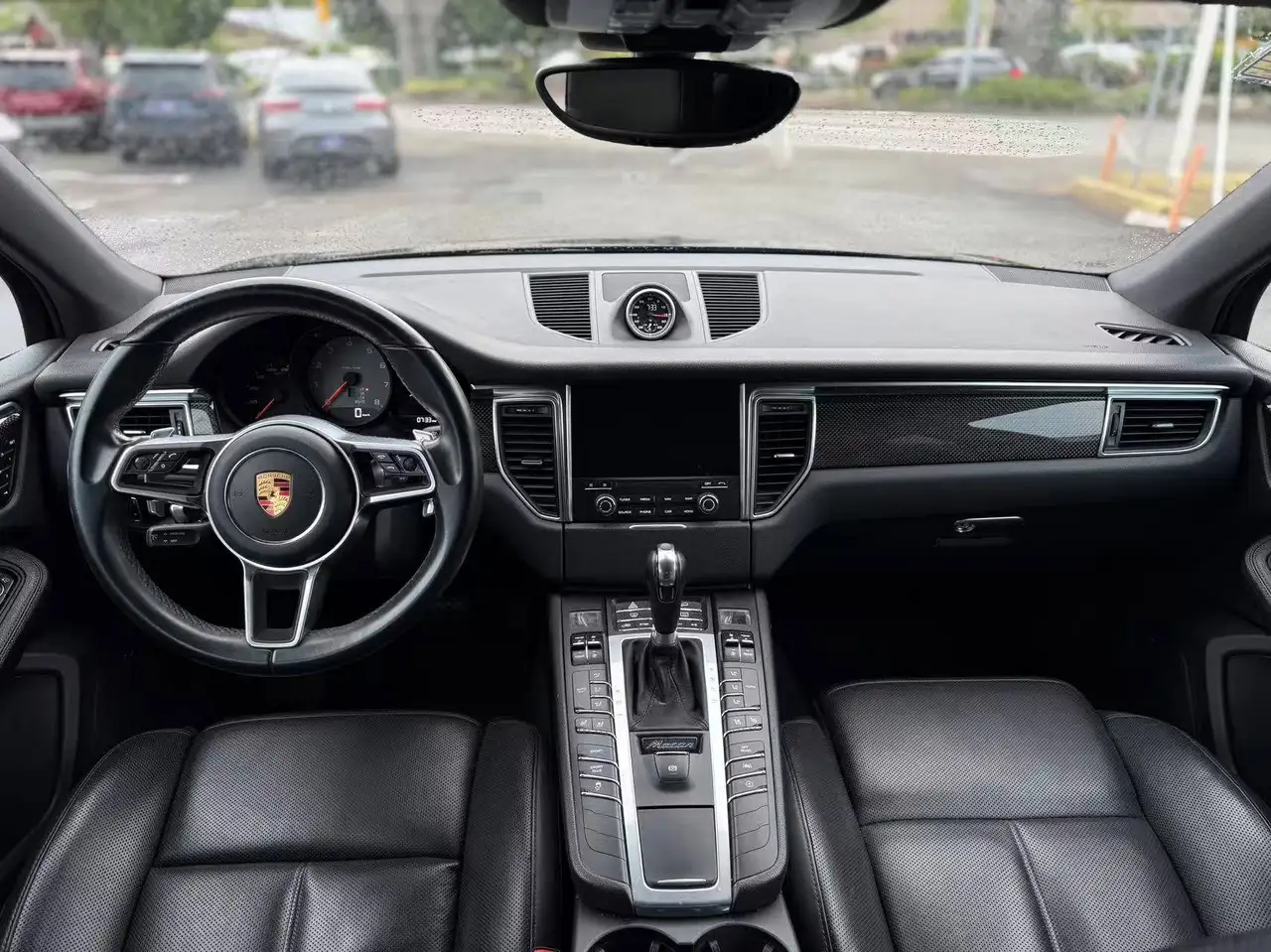 Porsche Macan снимка Porsche Macan