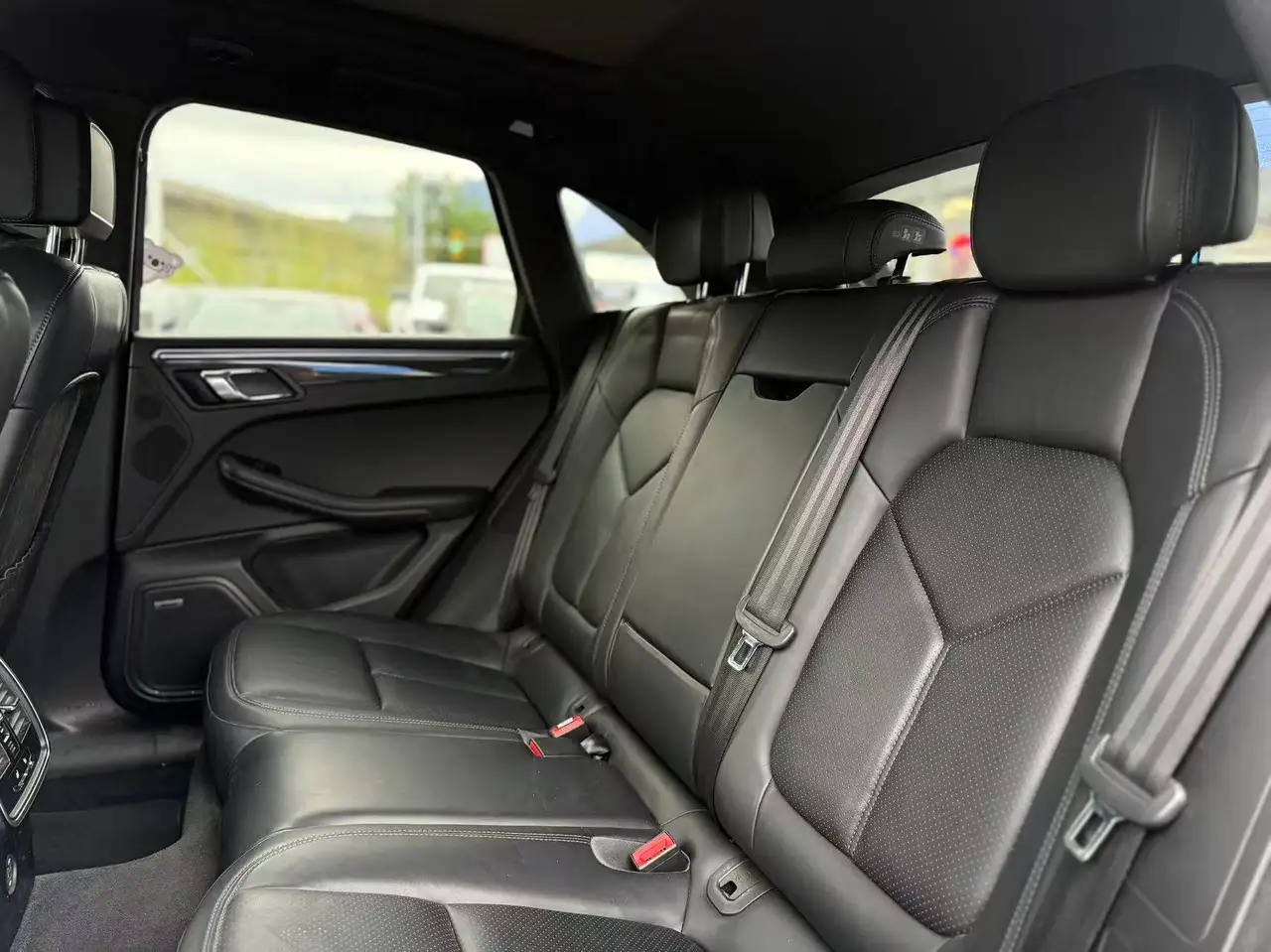 Porsche Macan снимка Porsche Macan