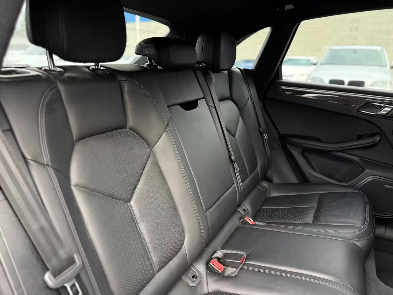 Porsche Macan снимка Porsche Macan