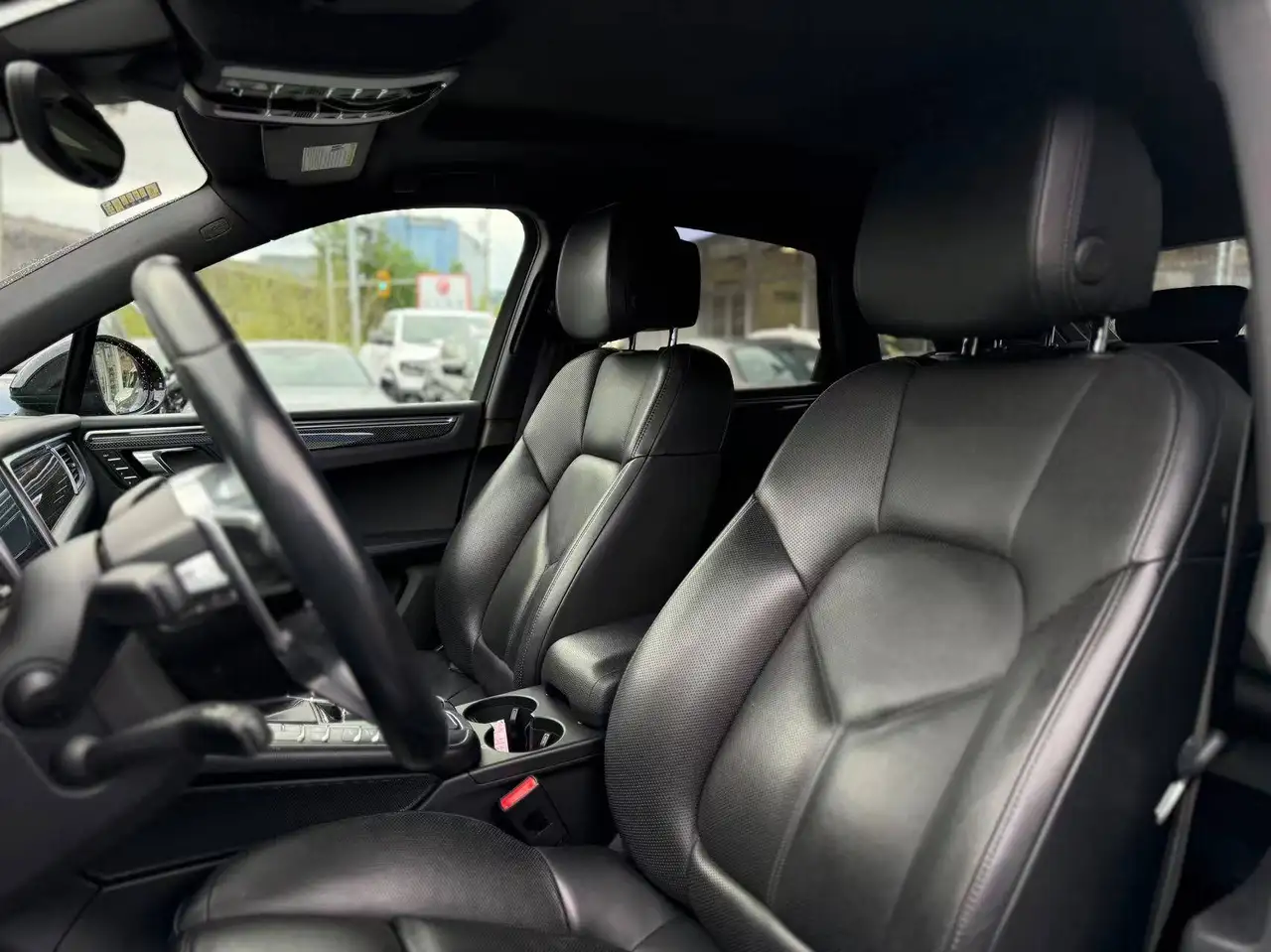 Porsche Macan снимка Porsche Macan