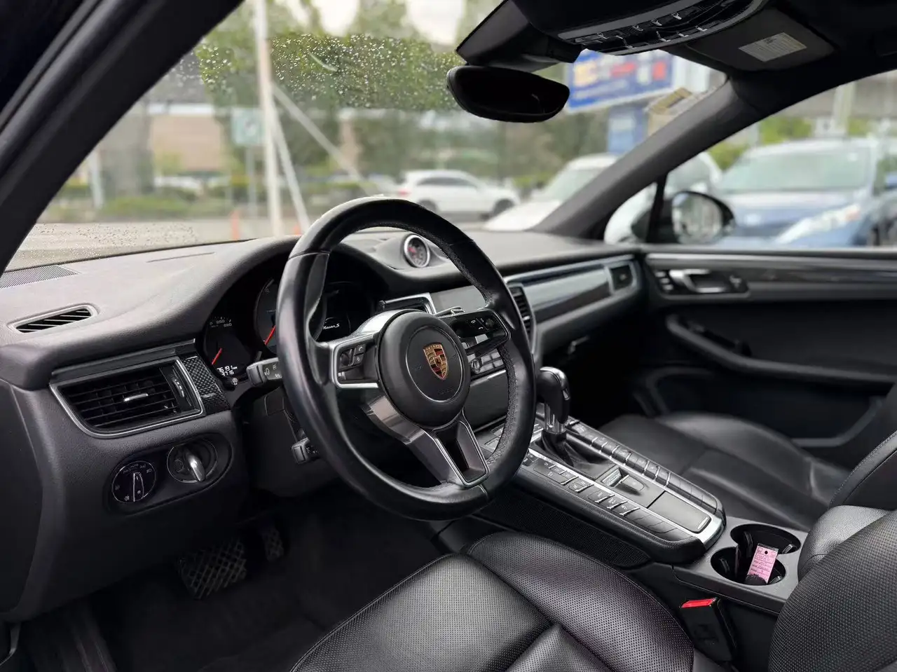 Porsche Macan снимка Porsche Macan