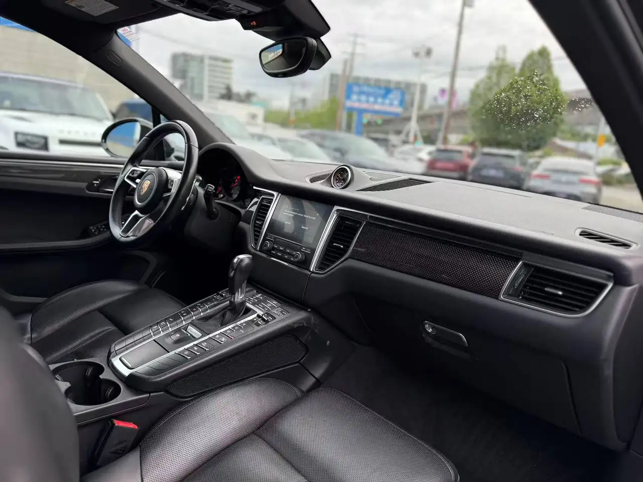 Porsche Macan снимка Porsche Macan