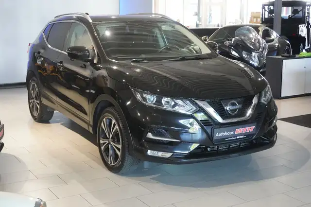 Nissan Qashqai N Connecta ~Pano~Autm.~360°~Navi~AHK~