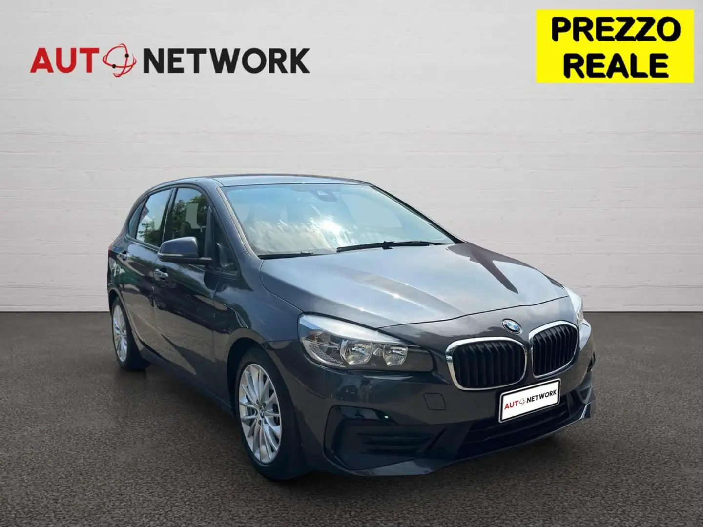 BMW 225 xe Active Tourer iPerformance Business aut. Grigio - 1