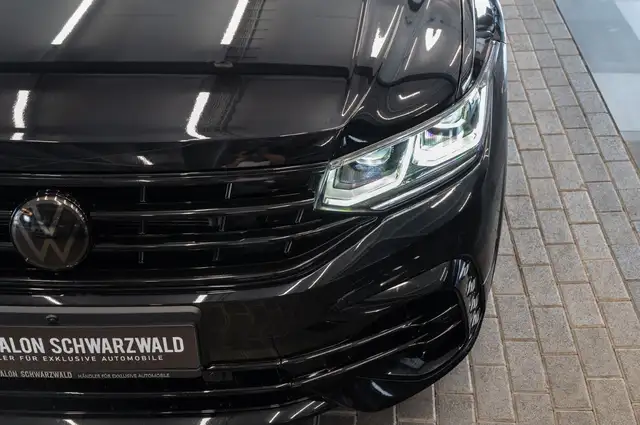 Volkswagen Tiguan view 12