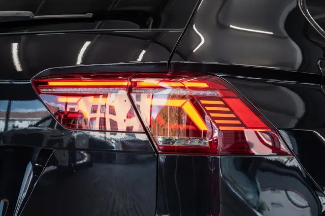 Volkswagen Tiguan view 8