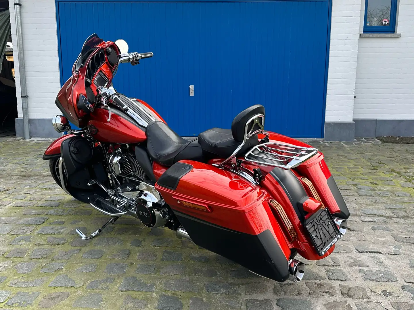 Harley-Davidson CVO Limited FLHXSE CVO Street Glide - 2