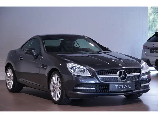Mercedes-Benz SLK view 8