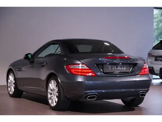 Mercedes-Benz SLK view 11