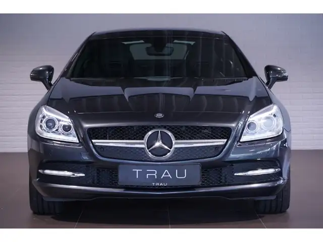 Mercedes-Benz SLK view 9